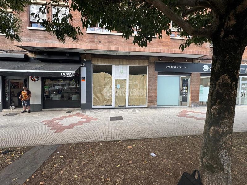 Foto ab1cfe76-7fb8-4539-9400-27ad899d8bc7. Lloguer local comercial a Pumarín Gijón