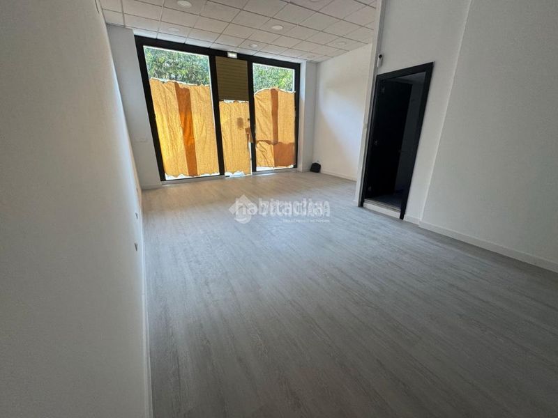 Foto f5e0c9c2-425e-4391-bd3a-880bb6a920b9. Lloguer local comercial a Pumarín Gijón
