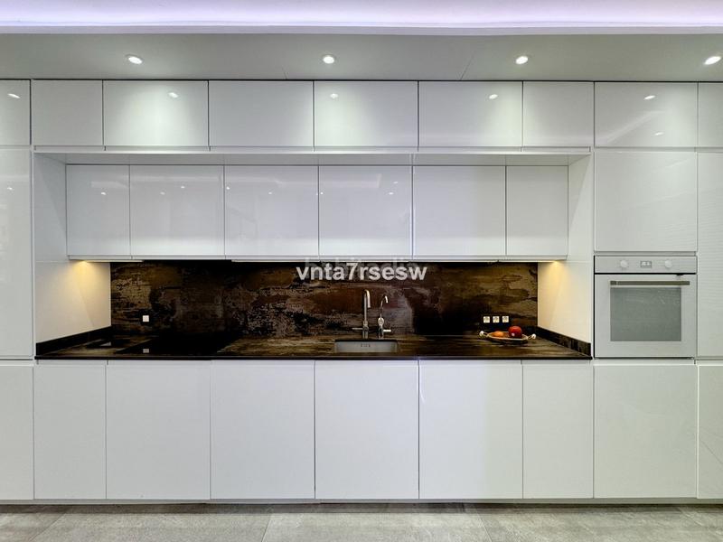 Foto e8ec353d-c07f-469b-bb4e-e52c637c338e. Apartament amb aparcament piscina a reserva de Marbella Marbella