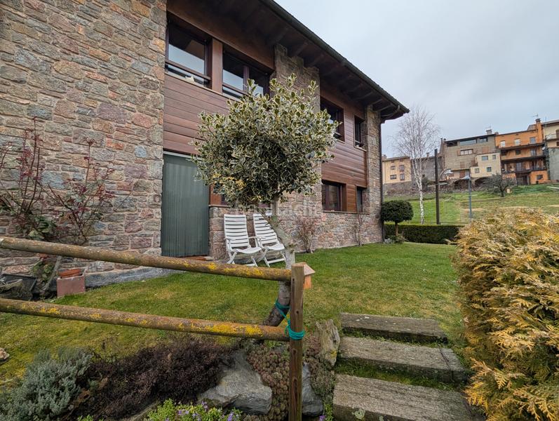 Foto b6af71dd-fb2a-459f-97a1-2c367dc655bb. Casa a schiera in passeig del vallespir 5 in Molló