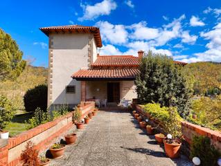 Haus in Sant Joan de les Abadesses. Casa seorial con potencial negocio rural
