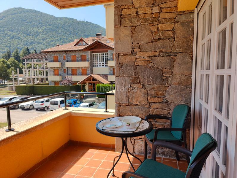 Foto 15a2181d-50fa-43a2-89ec-4d320f2e608b. Apartamento  en la plaza josep cuatrecases, en Camprodon