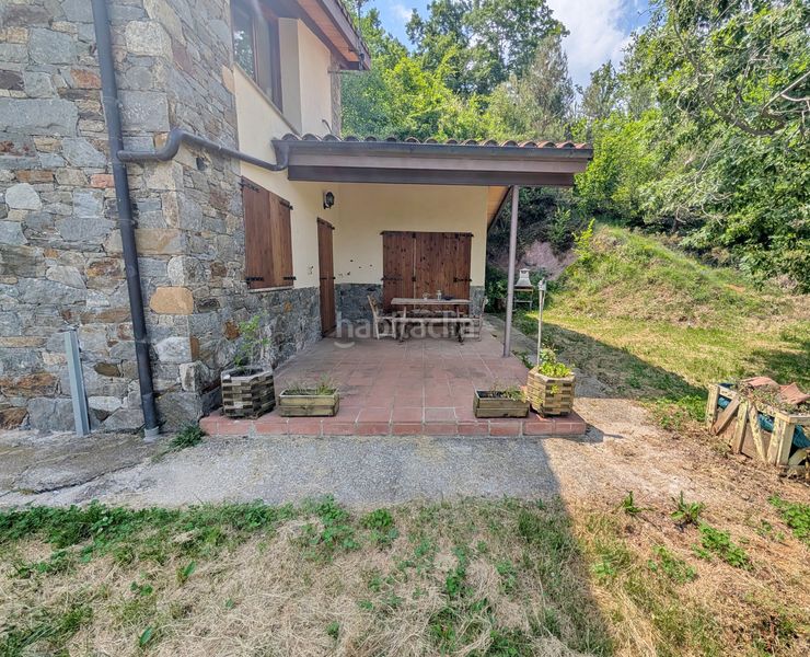 Foto 0dfccc9f-0c8e-4f4f-bc43-cf4c3c4dc6e2. Casa amb xemeneia aparcament a Camprodon