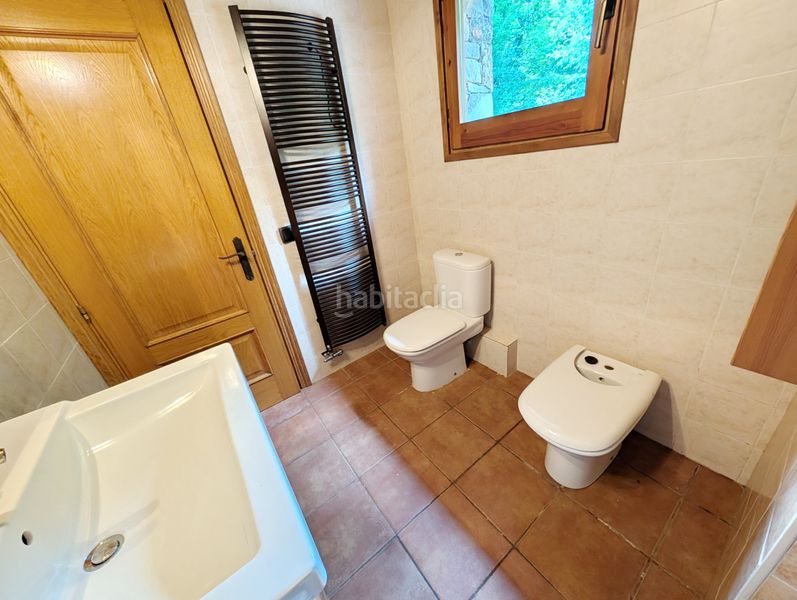 Foto b20fac2f-1318-49f8-a9cf-d5ad8ae19d5d. Casa amb xemeneia aparcament a Camprodon
