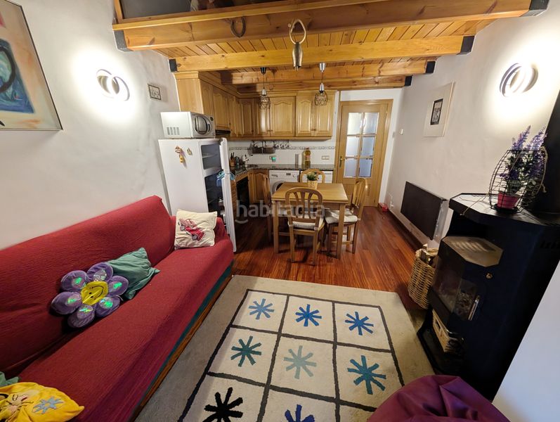 Foto c239efb2-d281-4886-9d2b-5910296cc116. Apartament a carrer can malet 3 a Setcases