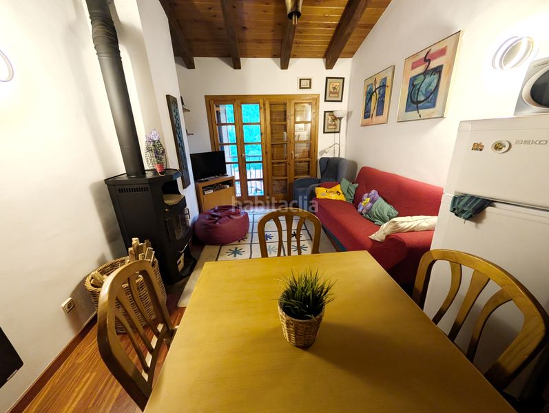 Foto c3ac947e-6f6c-4975-9ca2-31c4c8f4da14. Apartament a carrer can malet 3 a Setcases