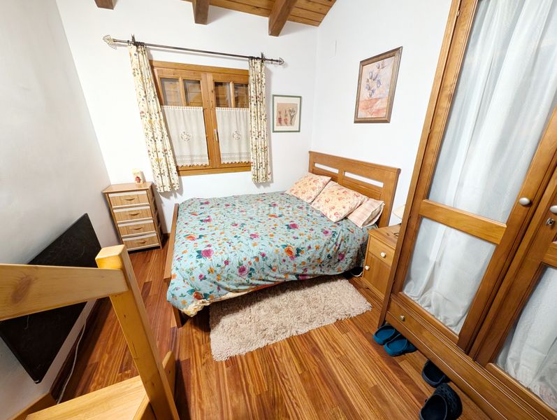 Foto ed7cfc60-9718-4ba5-859c-025bfa7d222e. Apartament a carrer can malet 3 a Setcases