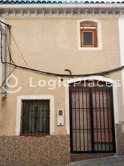 Casa a Carrer dels reis mags 1. Casa de pueblo en zona histórica de oliva