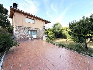 Casa a Cabanillas de la Sierra. Casa en venta en cabanillas de la sierra