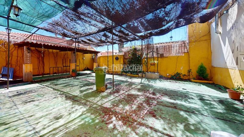 Foto a1842282-5c3c-4c32-ae57-b7ae396d23a9. Edificio  en venta en Torrelaguna