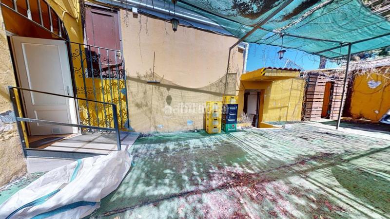 Foto b48f6f51-7229-472f-8b0e-a3f9c1d16e17. Edificio  en venta en Torrelaguna