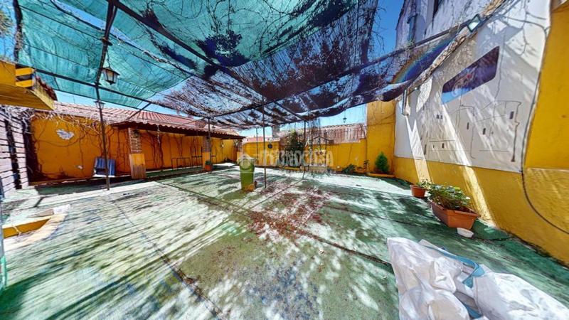 Foto eab2be38-7eb7-4b0b-8f52-4c6278a454d6. Edificio  en venta en Torrelaguna