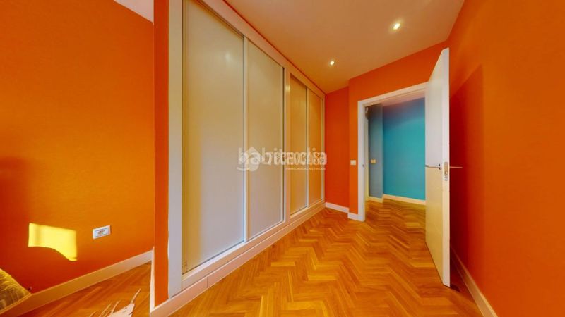 Foto a0ebe02a-b2e9-48dd-9601-4b8cb2a1c5b3. Casa aparellada a Valdemanco