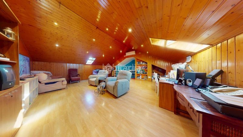 Foto b72795d8-7b25-42d3-867f-85bb4d3a6279. Casa aparellada a Valdemanco