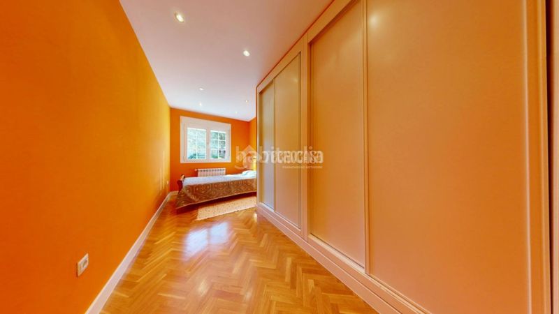 Foto b72b57c4-5c7a-43a1-bd4a-3c5f12d9c435. Casa aparellada a Valdemanco