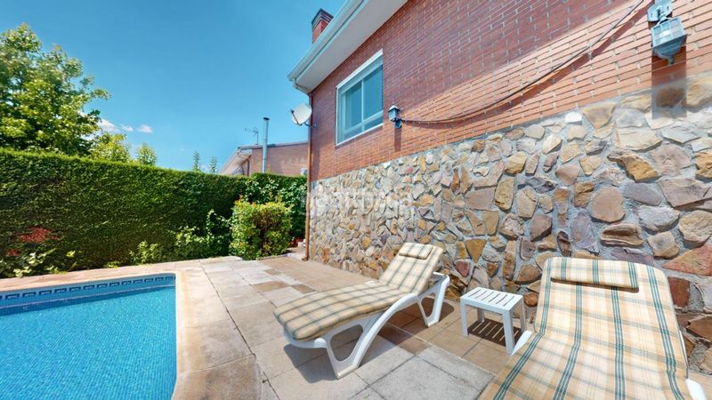Foto 1b58ae05-ade6-48b6-bbbc-ad9e2e38fabe. Casa amb piscina a Uceda