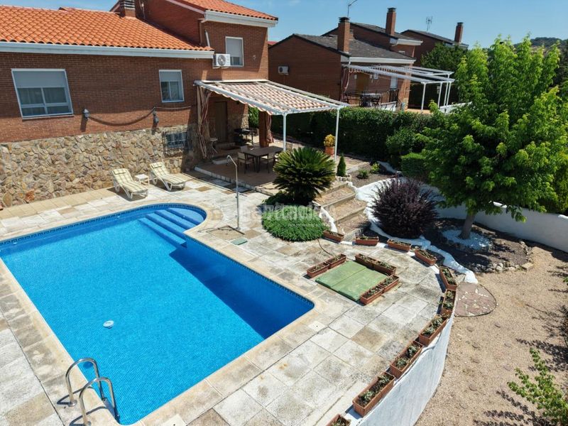Foto 710d3ee2-22f0-4dc2-a828-df57b38c7680. Casa amb piscina a Uceda