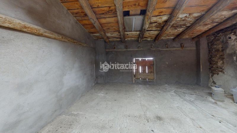 Foto 596af6f4-e21f-440b-b183-e40722185668. Casa aparellada a Torrelaguna
