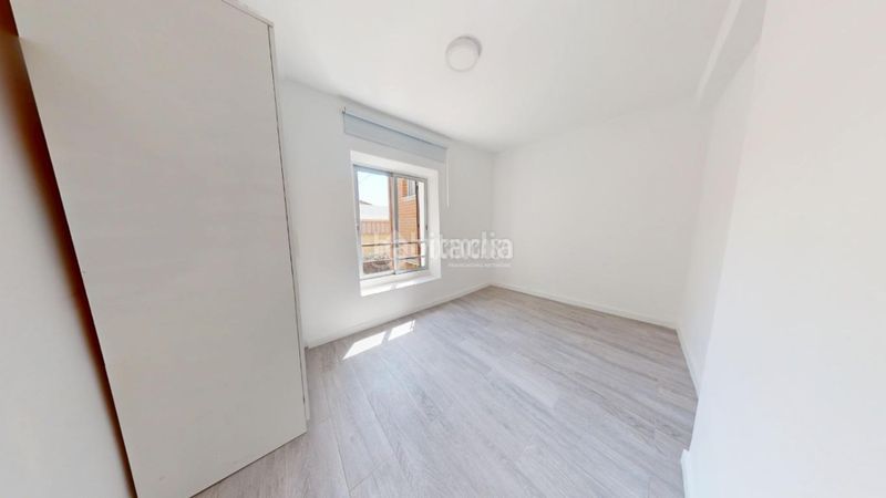Foto 597b6d46-60d5-45eb-b0cb-19b3d4619c01. Casa aparellada a Torrelaguna