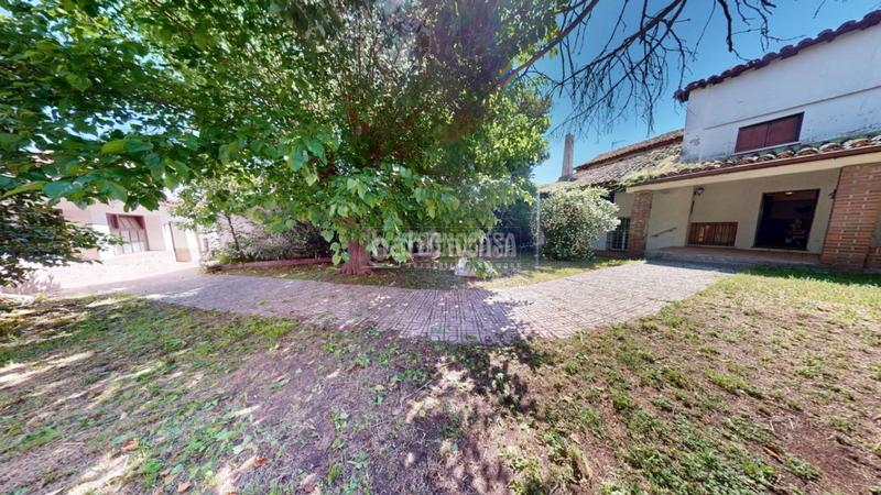 Foto ac1babab-cd61-49e8-b8d1-43d6a64ae27b. Maison dans Torrelaguna