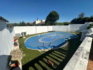 Maison à Uceda. Casa en venta en torrelaguna