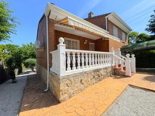 Maison à Uceda. Casa en venta en torrelaguna