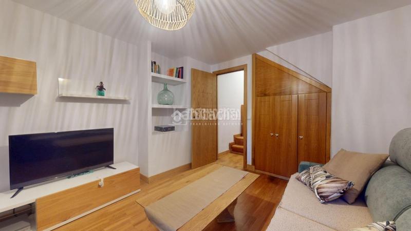 Foto 3c6df4b8-6ee1-410a-9ed7-424efa7fddf8. Casa pareada casa en venta en Patones