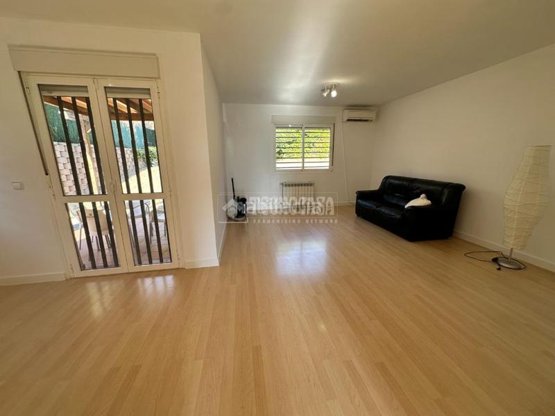 Foto 1dbdf427-21dd-4231-8f82-38bba066c32c. House with heating in Uceda