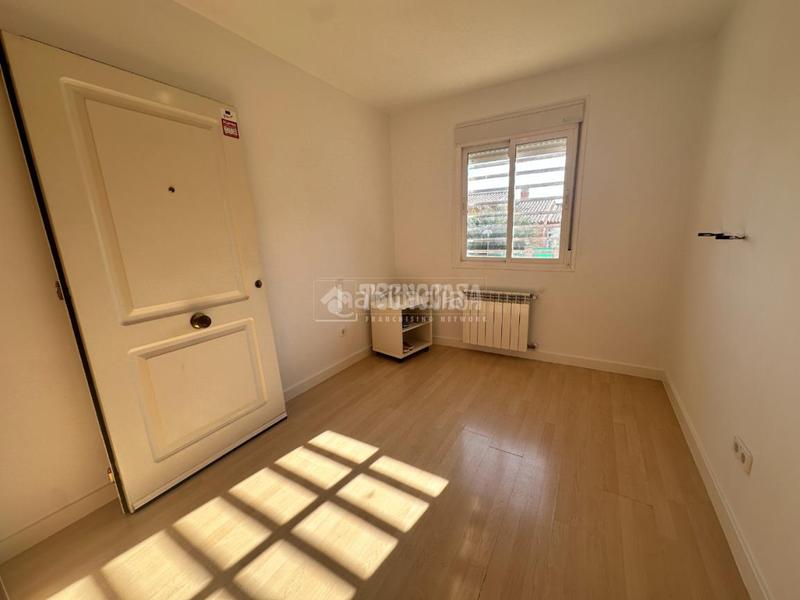 Foto cdfee457-eff2-4215-93e2-dafdd40a923f. House with heating in Uceda