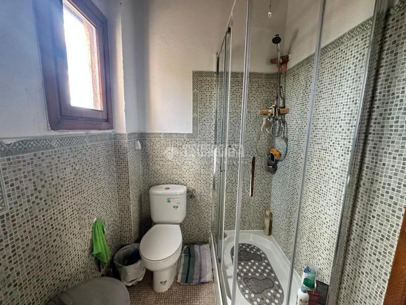 Foto 10ace44d-dd28-4fda-97dd-b8c3e6014f16. Casa aparellada amb calefacció a Gascones