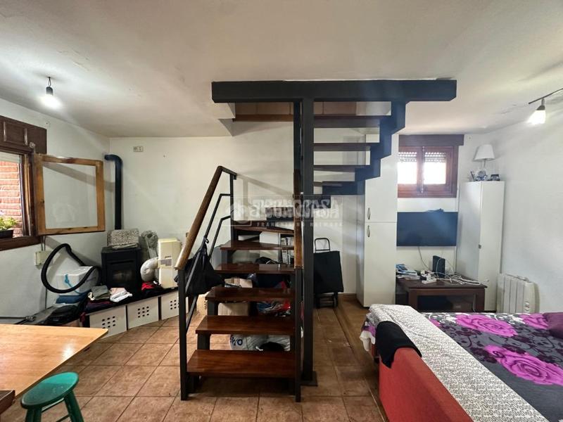 Foto 1d6c99e7-b116-43b3-b7f6-8037fd80da6c. Casa aparellada amb calefacció a Gascones