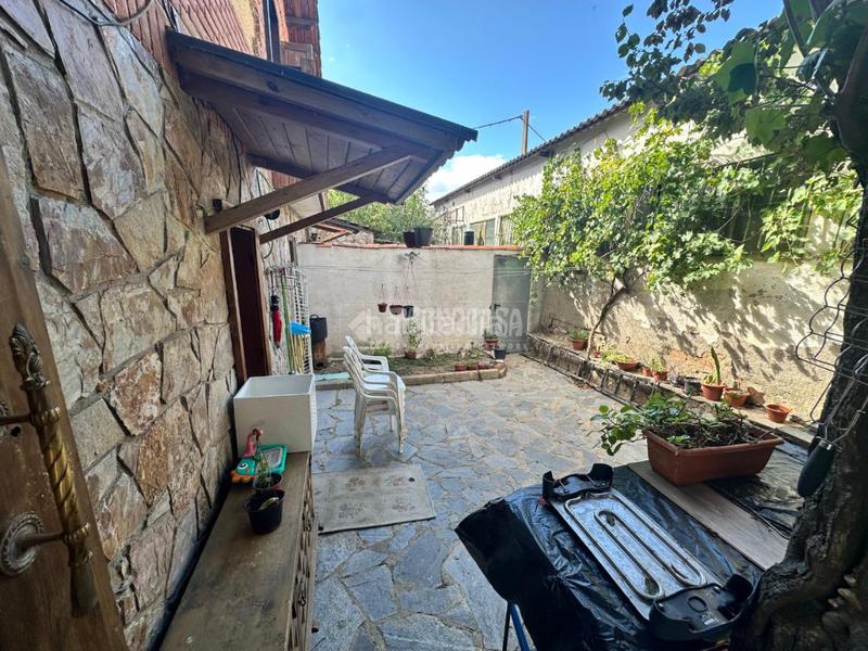 Foto 516843bd-5c6a-4a7e-bdcf-53b54e5749d6. Casa aparellada amb calefacció a Gascones