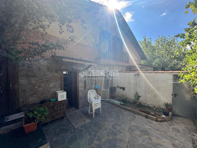 Foto b9e2c395-0e2b-4670-85d0-a4bfdb48edc6. Casa aparellada amb calefacció a Gascones