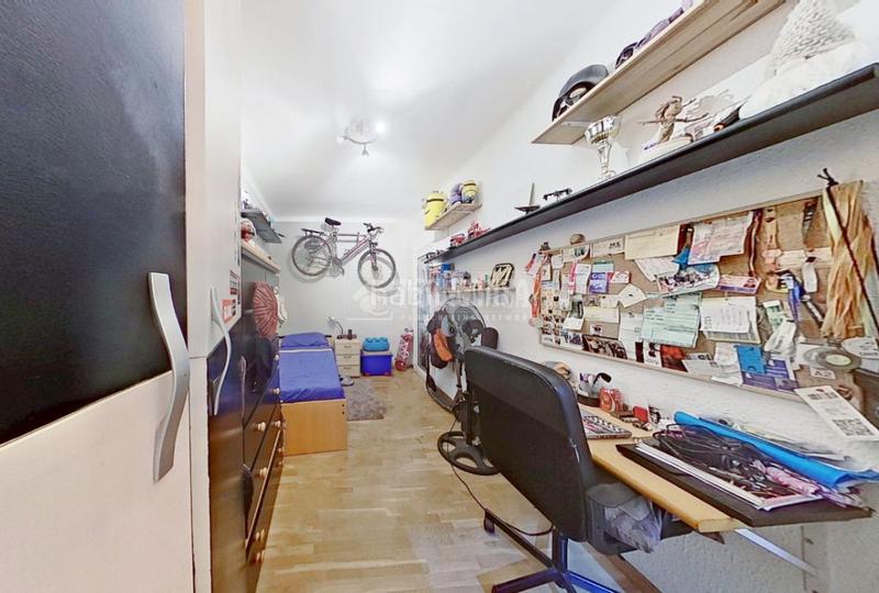 Foto cb7c7f31-d04d-41fc-bb50-81b98f8da18c. Piso  en venta en Horta Barcelona