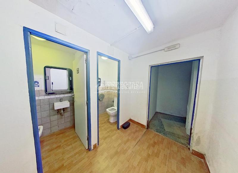 Foto d0fe303f-86fc-4b32-a9bd-aef54444e354. Local comercial  en venta en Carmel Barcelona