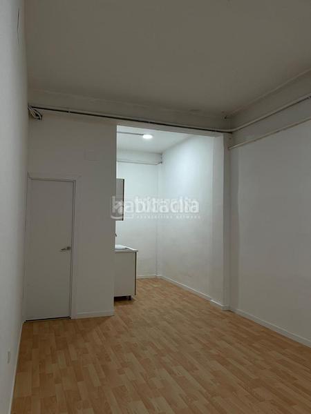 Foto 88f9690c-2e00-4b76-9c70-2b3608a4ace4. Local comercial a Horta Barcelona