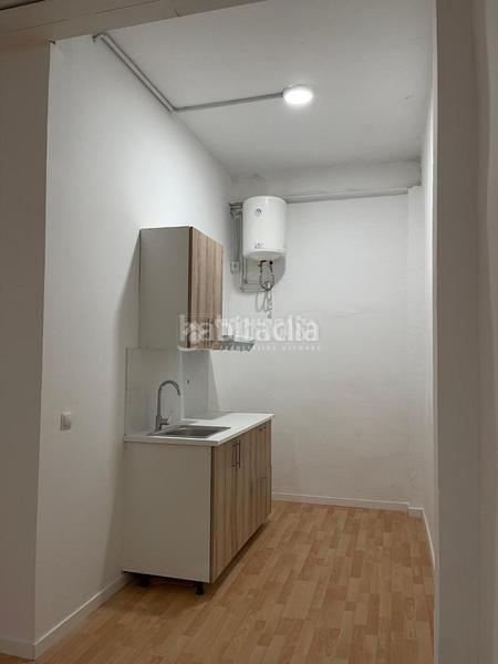 Foto 8f018946-559e-45e9-b030-46f5c253a2d3. Local comercial a Horta Barcelona