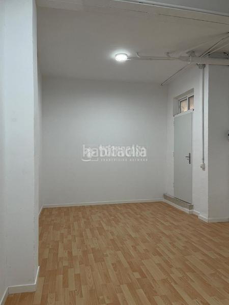 Foto b8c92196-8d49-4a4b-8845-b3a5afbe6976. Local comercial a Horta Barcelona
