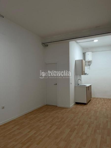 Foto f1532b2b-78dd-4618-a5e4-fca80f005e89. Local comercial a Horta Barcelona