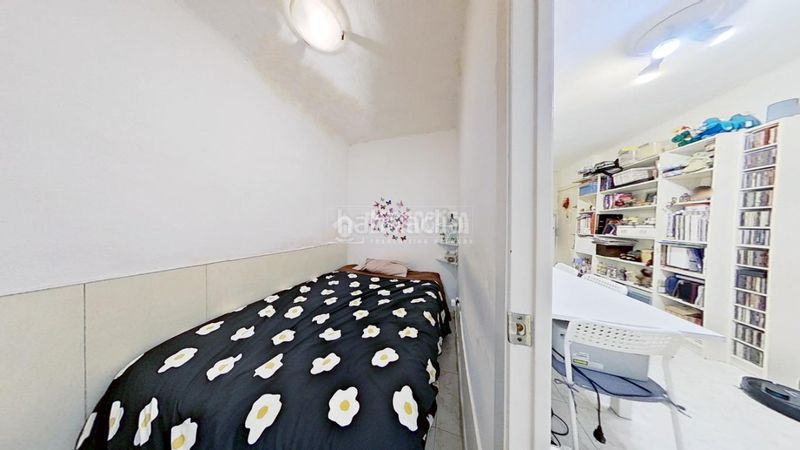 Foto f031562a-7688-41ad-bbac-6452c9e7f680. Estudi a Carmel Barcelona