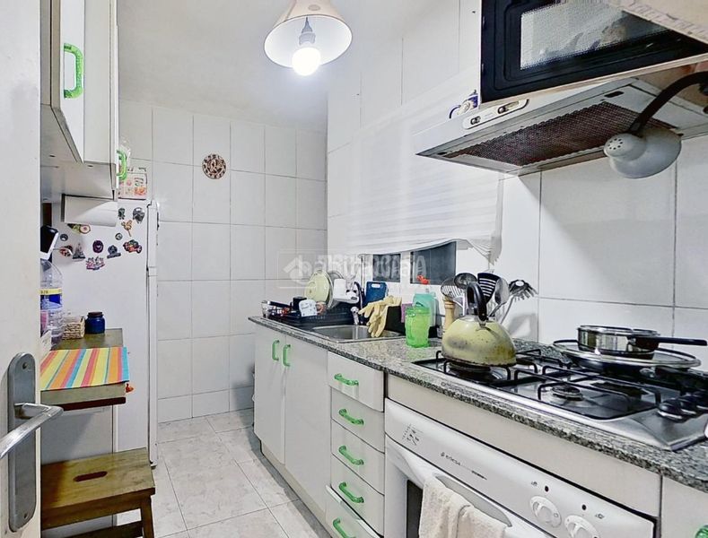 Foto f0c68272-6a69-474b-8620-4cd8edd86571. Estudi a Carmel Barcelona
