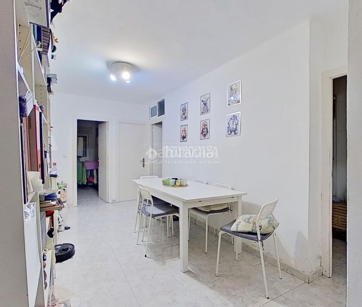 Foto f5e58a0e-b6bd-4433-a1dd-ce4da267fa97. Estudi a Carmel Barcelona