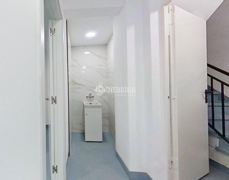 Foto a8182bc9-fb1f-452f-aaab-093ee1615a87. Local comercial a Carmel Barcelona