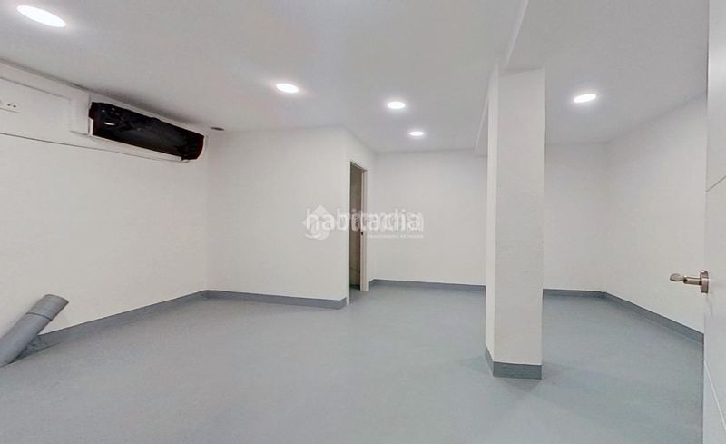 Foto a8f41c58-3da4-4def-af16-69133d2b7635. Local comercial a Carmel Barcelona