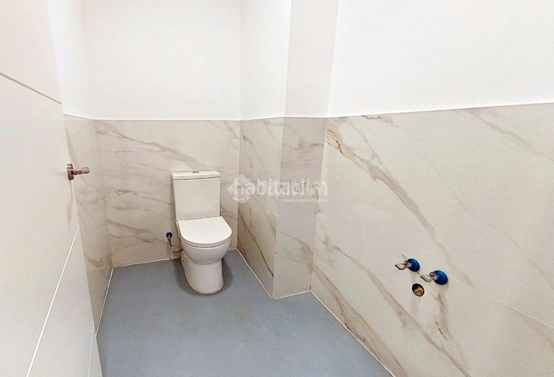 Foto ac039fde-fe70-4975-b453-30525b82ab2b. Local comercial a Carmel Barcelona