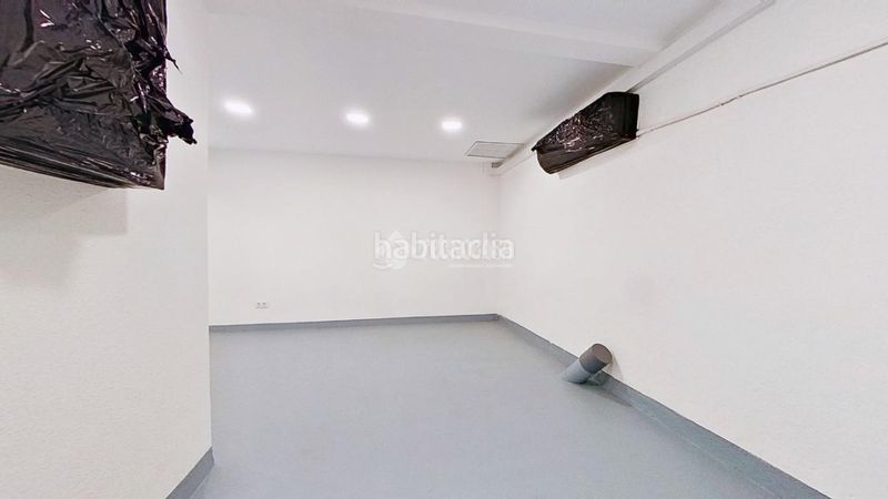 Foto eabe6e1b-e7ea-45bd-be40-17f6559d318d. Local comercial a Carmel Barcelona
