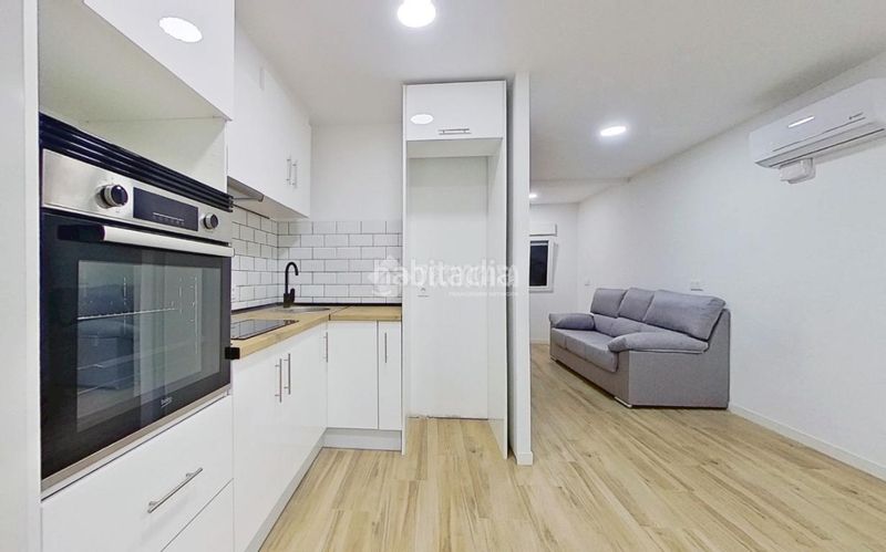 Foto f3b9b9f2-1d91-4109-962a-70d288792586. Local comercial a Carmel Barcelona