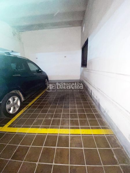 Foto e3f6524d-e270-480b-9c78-32cf747cd6ae. Aparcament cotxe a Putget - Farró Barcelona