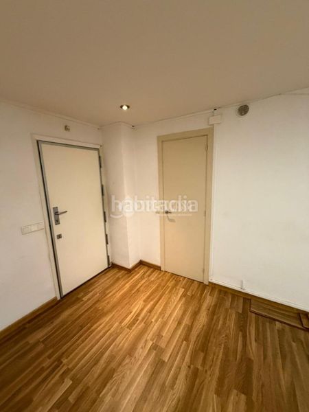 Foto 0b3b9724-7123-4dc0-afdb-371c9055affa. Local comercial a Putget - Farró Barcelona