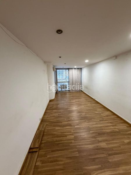 Foto ec82d3a1-da2a-4474-a166-cff269759621. Local comercial a Putget - Farró Barcelona